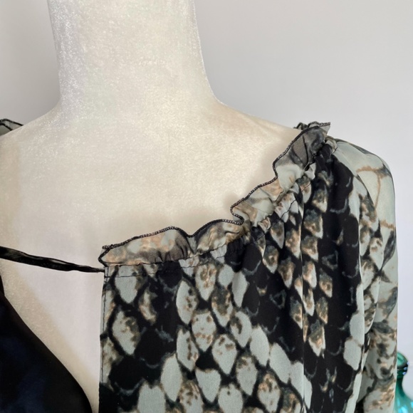 ** SOLD ** Jessica Simpson Snake Print Hi/Lo Dress. Size 12 - Picture 10 of 16